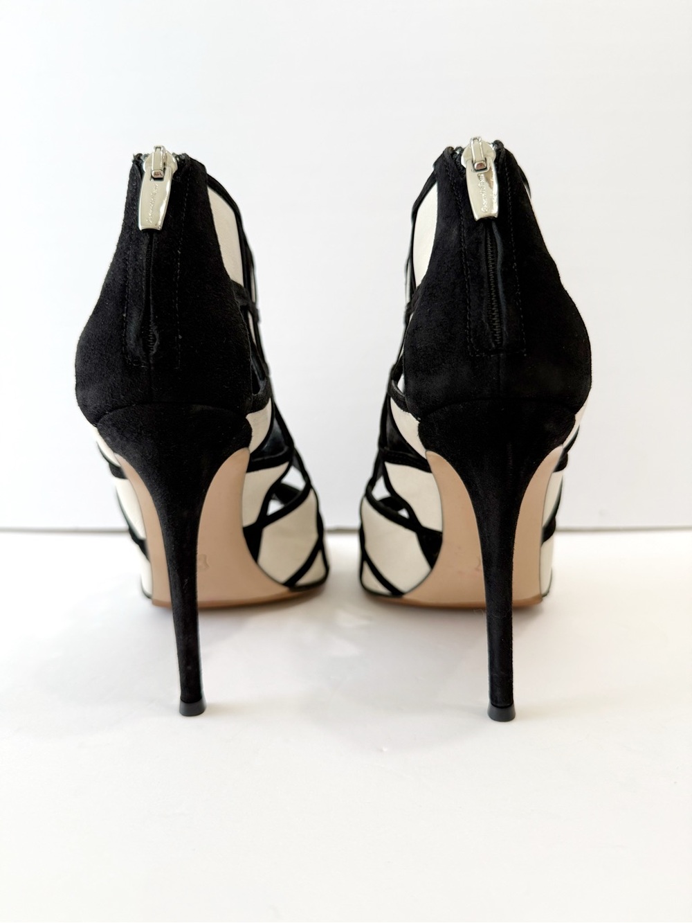 GIANVITO ROSSI BLACK SUEDE WHITE LEATHER SQUARE CUTOUT OPEN TOE BOOTIE HEELS - Picture 3 of 12
